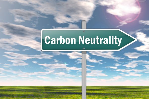 草原にある標識、carbon neuturality
