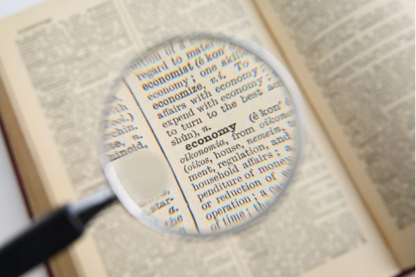 サーキュラーエコノミーイメージ、辞書、ルーペで辞書をひく