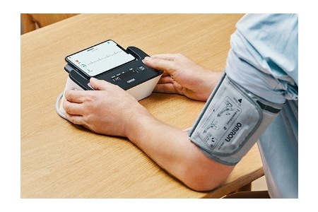 OMRON Upper Arm Blood Pressure Monitor + ECG HCR-7800T
