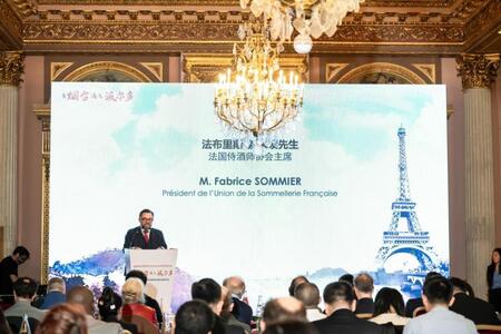 中仏国交60年を記念してパリでワインのギフトボックス発売イベント「When Yantai Meets Bordeaux」