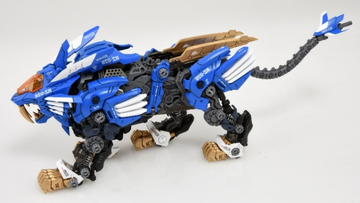 ZOIDS ゾイド 40周年記念 AZ-01 ブレードライガー プラモデル