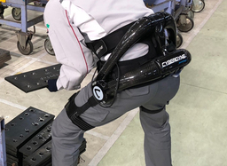ロボットスーツ「HAL®腰タイプ作業支援用」を全工場に導入