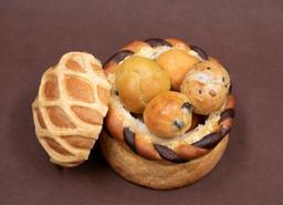 パン製のかごにプチパンを詰め合わせた新商品 プティ・パニエ 4月5日（金）より販売中