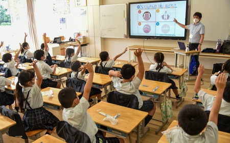 日本歯科医師会が都内小学校で歯科医師や歯科衛生士 歯科技工士の仕事の魅力を伝える出前授業を実施 日本歯科医師会のプレスリリース 共同通信prワイヤー