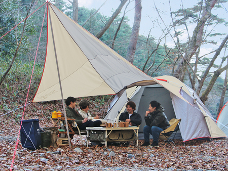 広いスペースで開放的なファミリーキャンプをサポート。人気のテントと ...