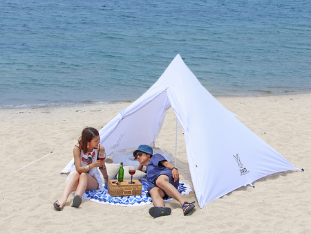 せっかくのラウンドビーチタオル そのテントの中でいいの Snsで映えるビーチ用テント発売 ビーズ株式会社のプレスリリース 共同通信prワイヤー