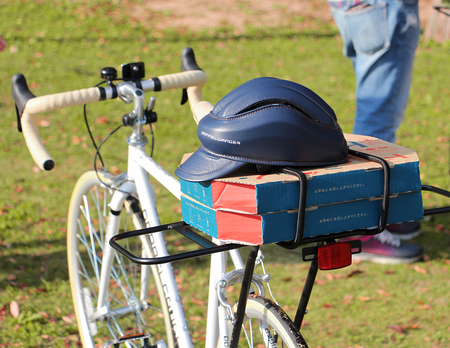 ピザは自転車で持って帰ろう 荷物の量や形に合わせて変化する 角度可変型リアキャリア発売 ビーズ株式会社のプレスリリース 共同通信prワイヤー