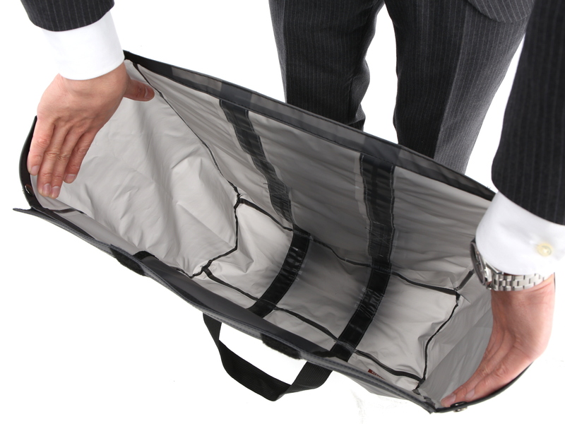 デキるビジネスマンは、雨の日でもカバンを変えない!?愛用鞄を丸ごと入れられる防水バッグカバー発売。 | ビーズ株式会社のプレスリリース |  共同通信PRワイヤー
