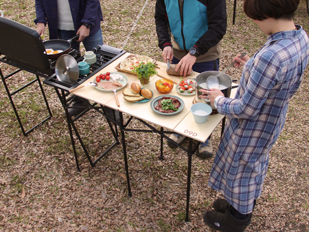 天板が広いので、皆で囲んでもストレスなく調理ができます。