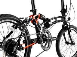 クルマ×折りたたみ自転車で“大人の秋休み”！ 走り・乗り心地・車載にもいい小径車「215-X-DP」発売。