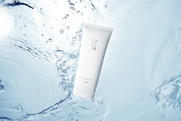 メイクがとろけて　毛穴すっきり、肌しっとり 「KuSu ポアクリア クレンジングジェル」12月9日新発売