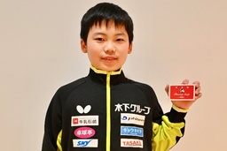 牛乳石鹸共進社が卓球界ホープ １３歳の松島輝空選手とスポンサー契約締結