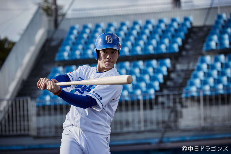 (株)コラントッテが中日ドラゴンズ・岡林勇希選手（プロ野球）と