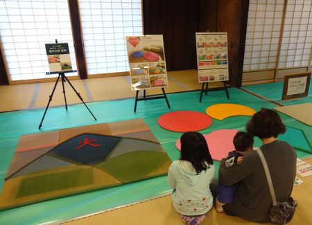 “インスタ映え”する畳グッズを展示