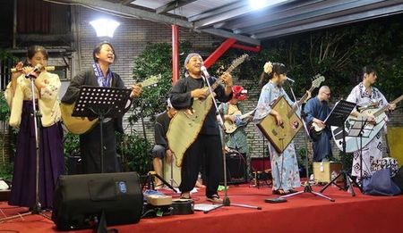 「日本畳楽器製造」 による「畳ライブ」