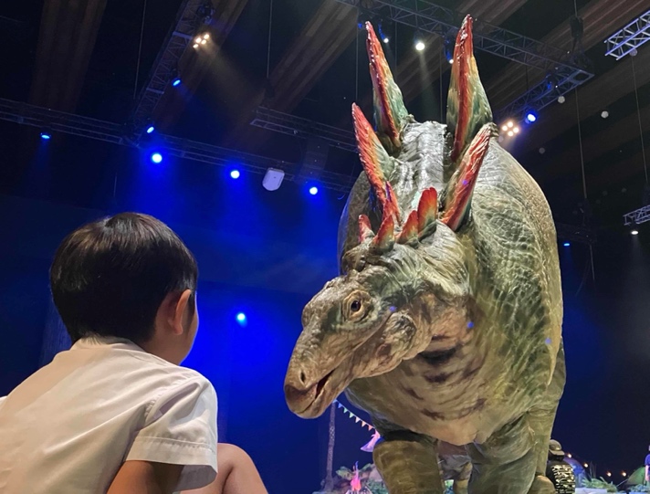 目の前に恐竜が！夏休み特別体験！ DINO-A-LIVE(ディノアライブ