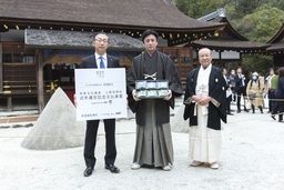 十代目松本幸四郎さんが襲名を記念し　世界文化遺産で奉納舞台「三番叟」を披露！