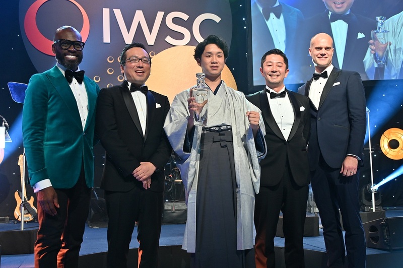 世界的に権威ある酒類品評会で「焼酎の造り手」の頂点へ 「IWSC2023