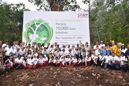 インドネシア･スマトラ島の熱帯雨林回復へ１万本を植樹