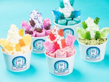 レインボーカラーがロールアイスに 話題の Roll Ice Cream Factory から限定メニュー提供開始 ロールアイスクリームファクトリーのプレスリリース 共同通信prワイヤー