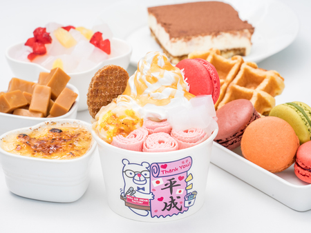 ティラミス、ナタデココ、ワッフル、生キャラメル、マカロン、クレームブリュレ……がひとつに