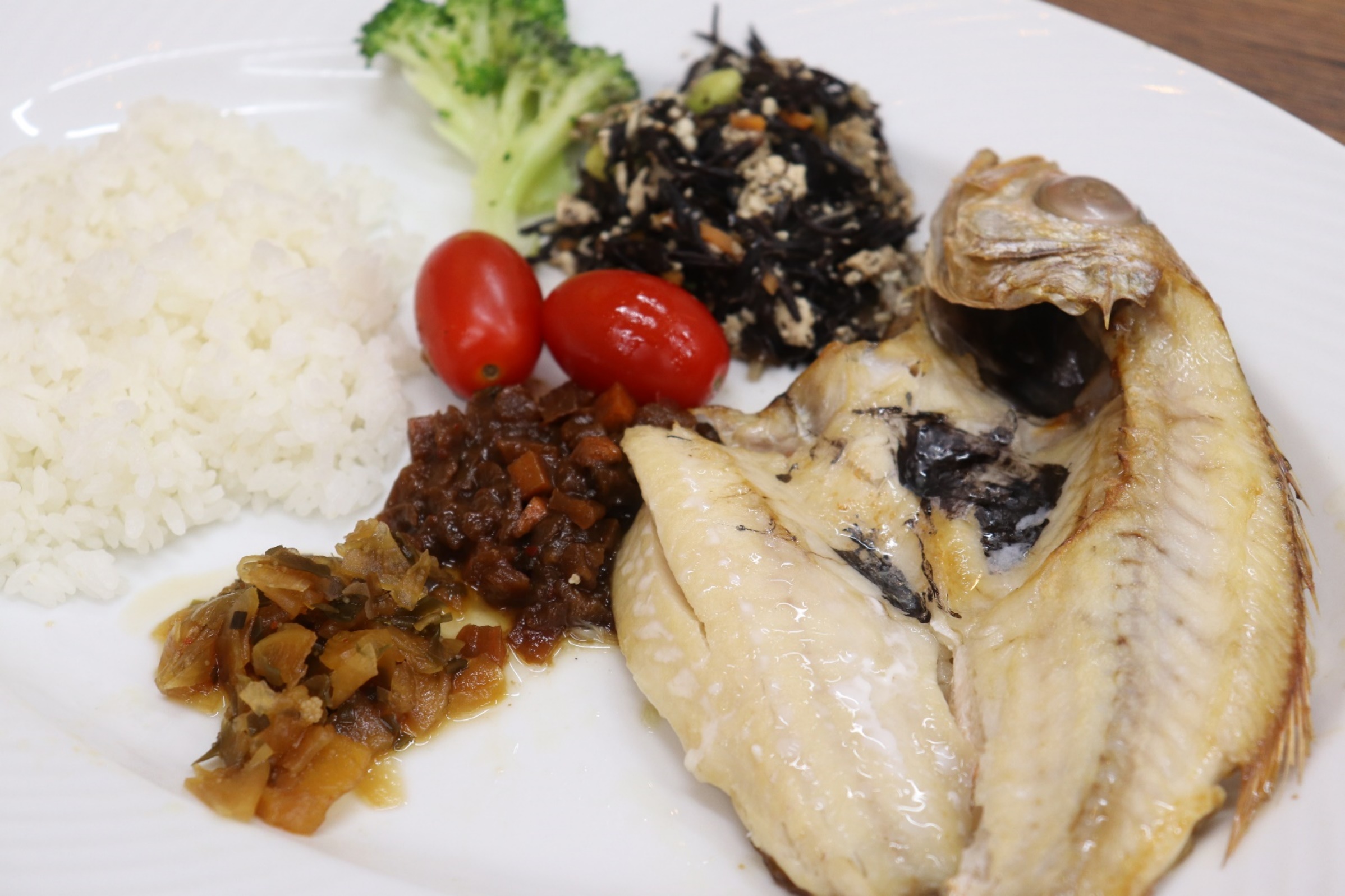 熱海ミニ横丁 が初の定食提供開始 伊豆半島らしさ にこだわった焼き魚定食が続々登場 伊豆半島のプレスリリース 共同通信prワイヤー