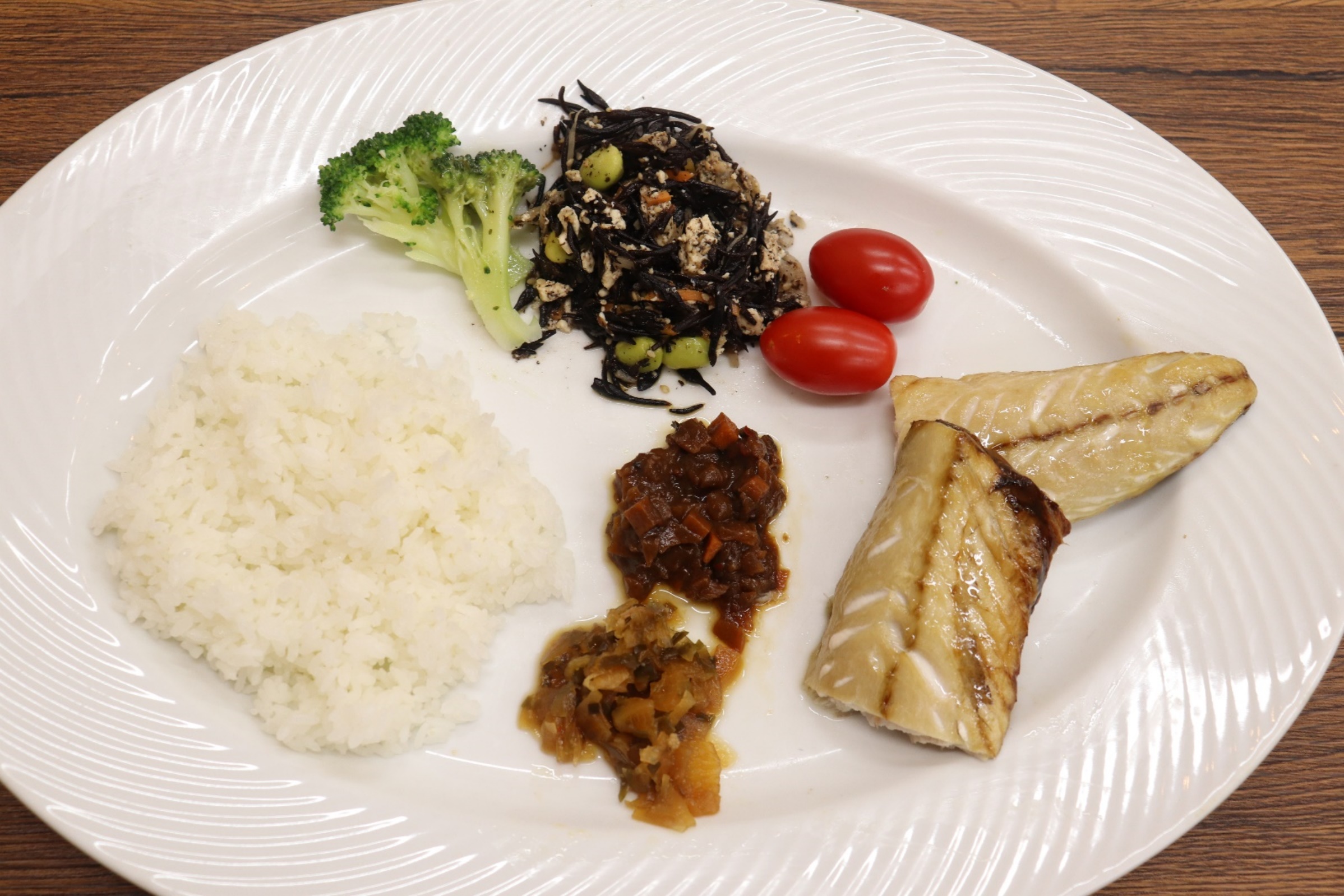 熱海ミニ横丁 が初の定食提供開始 伊豆半島らしさ にこだわった焼き魚定食が続々登場 伊豆半島のプレスリリース 共同通信prワイヤー
