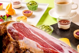 亀の井ホテル 田沢湖 クリスマスフェア開催！田沢湖放牧豚生ハム＆10種類以上のデザート食べ放題！ 