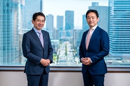 日本ユニシス株式会社 代表取締役 専務執行役員 CMO 齊藤昇、株式会社ギックス 代表取締役 CEO 網野知博