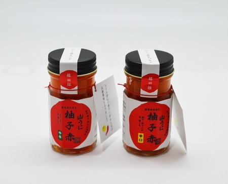 製品名:柚子赤(中辛・辛口) 種別:調味料 60g 1,000円(税抜希望小売価格)
