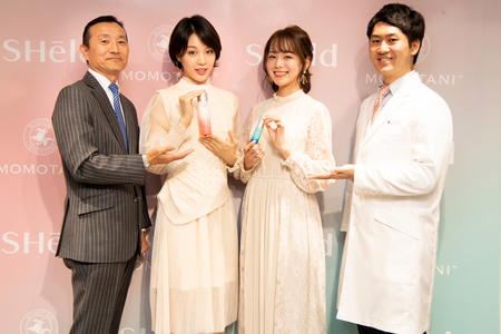左から右へ:桃谷順天館の執行役員・和田寛、馬栗さん、 黒田さん、桃谷順天館中央研究所の関根大輝