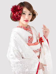 メディアに向けて花嫁衣装を無償提供開始、地元企業が加賀友禅の魅力を広める試み