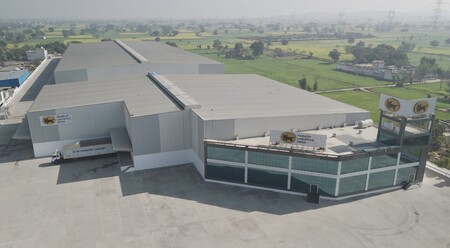 製造需要が急増するインドで、ヤマトグループとして海外最大のロジスティクスセンターを開設