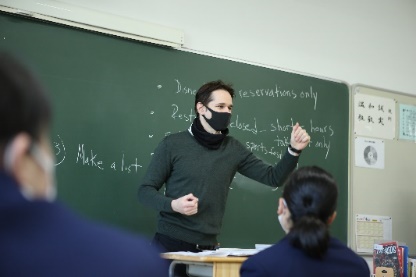 2020年度、24人の生徒がイギリス・アメリカ・タイの大学７６校に合格