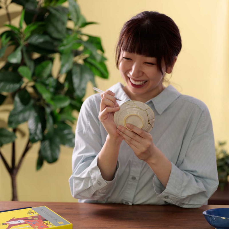 90分で完成！UVライトを使った簡易金継ぎキット「ザ・ツギシャン