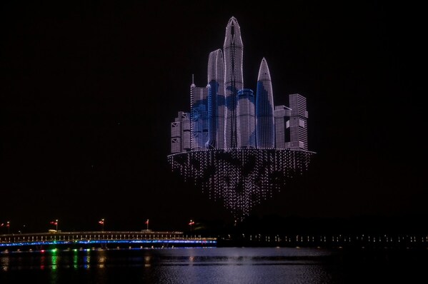 ギネス世界記録を2つ更新！深セン国慶節オープニングでドローンショー