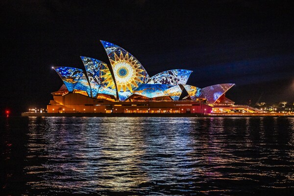 Vivid Sydney 2026が開幕、街はかつてない輝きを放つ | Destination
