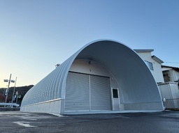 ～建築コスト革命！鉄骨造の約半分のコスト　柱・梁なしの大空間「スチールアーチ」～